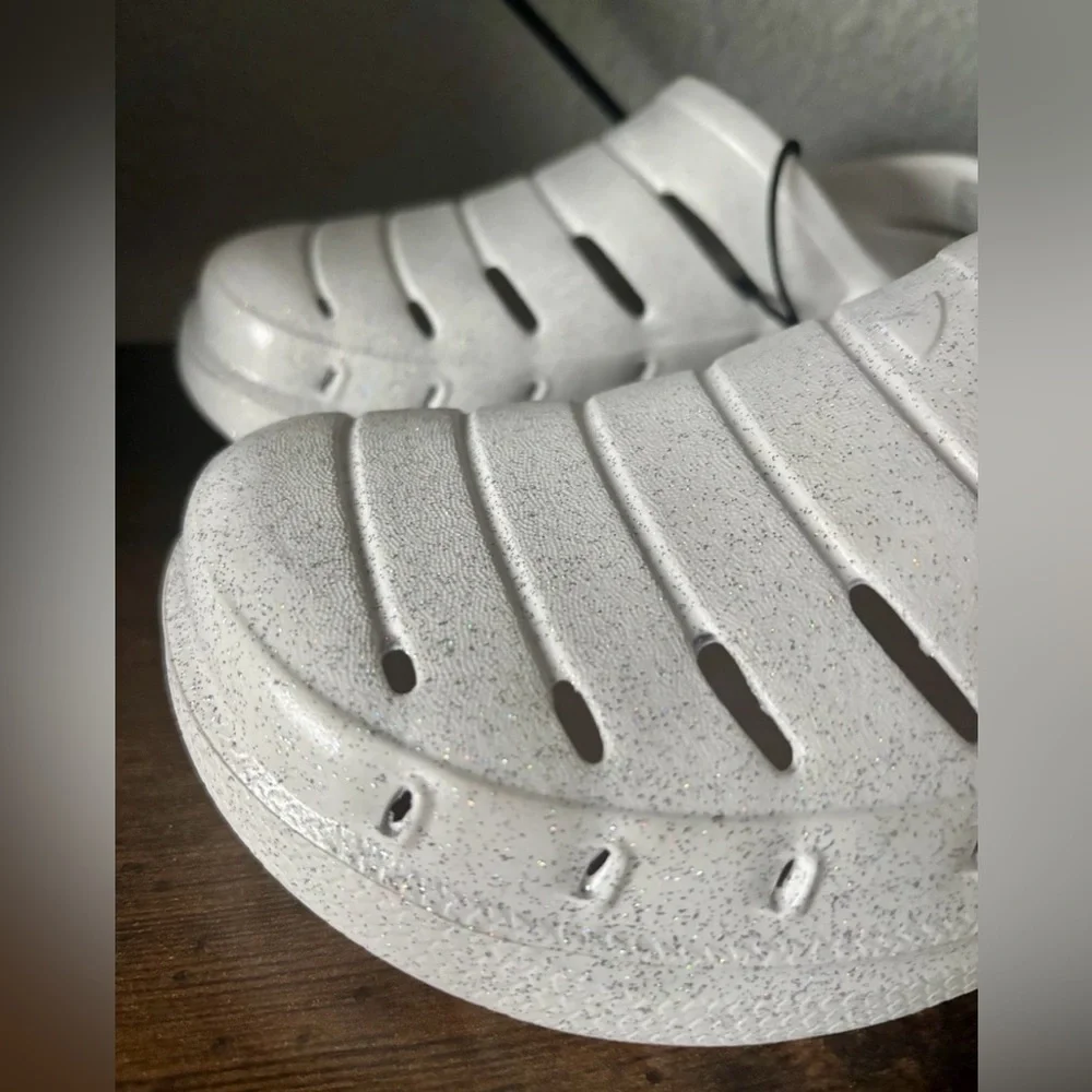 White Shimmery Slip-On Kids Girls Clog Sandals Size 1